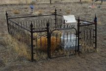 Fort Rock Cemetery