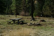 Picnic Table at 29 Pines Campground